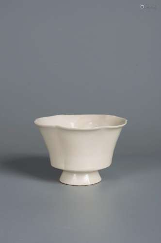 A flower shaped Ding kiln porcelain cup