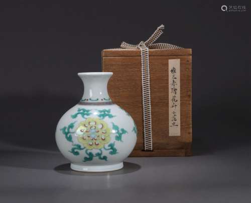A doucai flower porcelain zun with wood box