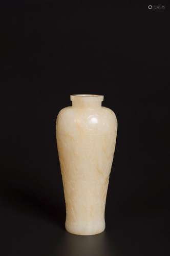 A flower carved white jade meiping