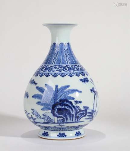 A blue and white banana leaf patterned porcelain yuhuchunpin...