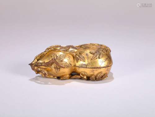 A gilding copper gourd-shaped box