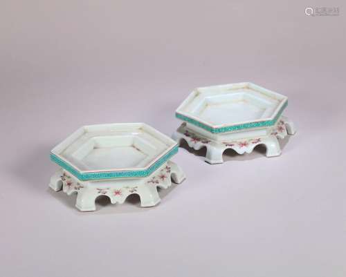 A pair of famille rose flower porcelain hexagonal pedestals