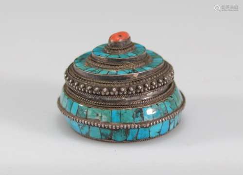 Small box in turquoise silver and Tibetan coral