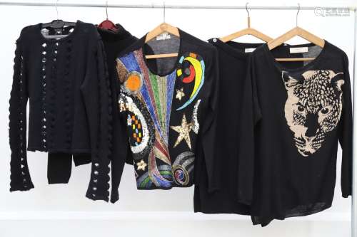 Lot de 5 vêtements comprenant :<br />
-pull noir ajouré Nora...