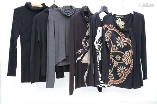 Lot de 6 vêtements comprenant :<br />
-pull col roulé noir<b...