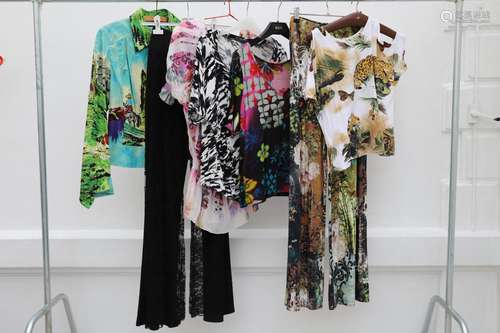 Lot de 7 vêtements comprenant :<br />
-veste à décor, Kenzo,...