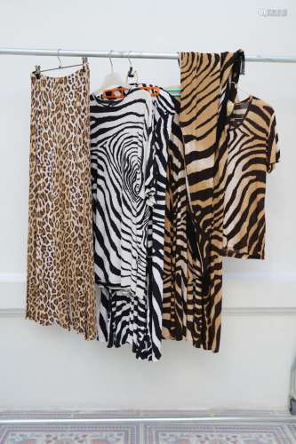 Lot de 5 vêtements comprenant :<br />
-jupe longue léopard, ...