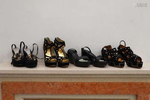 Lot de 4 paires de chaussures à talon haut<br />
Noires, 38-...