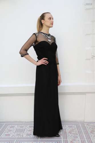 Robe longue noire Jovani, 40/42<br />
Col aux bijoux<br />
T...