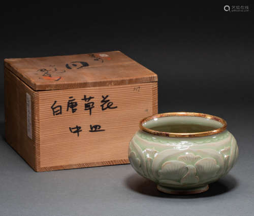Small POTS from yue Kiln in Song Dynasty of China