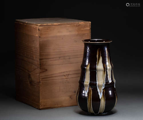 Ding kiln bottles in Song Dynasty of China