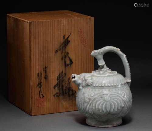 Yaozhou Reverse flow pot in Song Dynasty