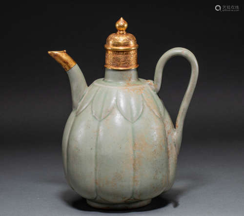 Yue kiln wine pot in Song Dynasty of China