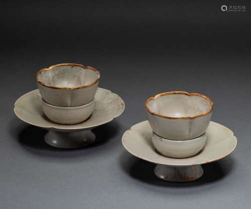 Song Dynasty porcelain yue kiln cup holder with secret color