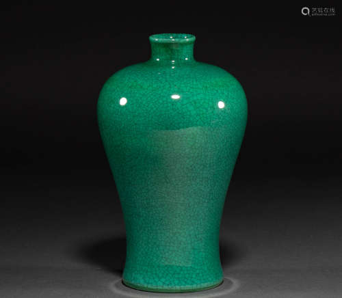 Chinese qing Dynasty green glaze vase