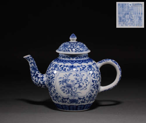 Chinese qing Dynasty blue and white teapot