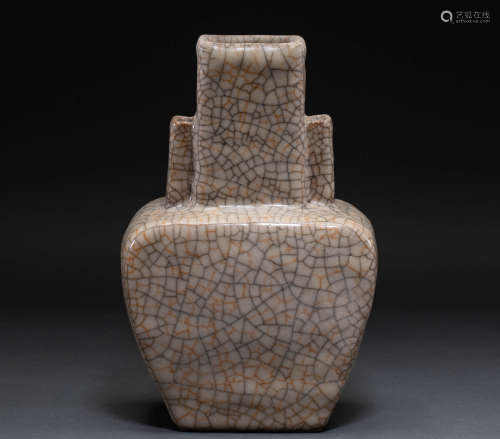 Chinese song Dynasty official kiln square vase with two ears