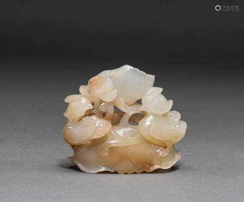 Chinese Yuan Dynasty Hetian jade ornaments