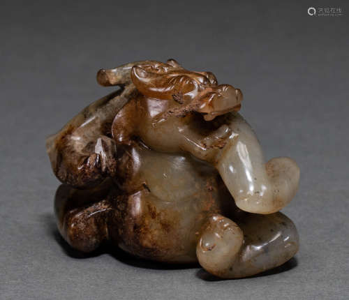 Chinese Han Dynasty Hetian jade bear