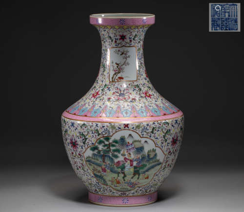 Chinese pastel vase of qing Dynasty