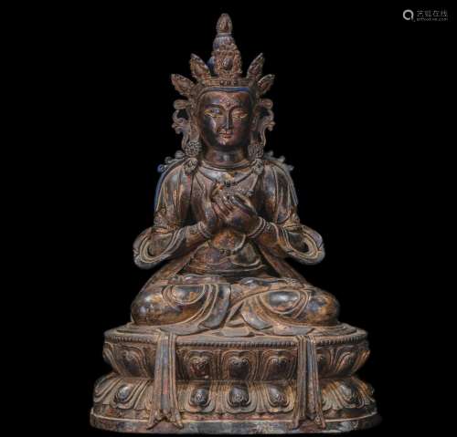 Sitting statue of Guanyin Bodhisattva in Qing Dynasty