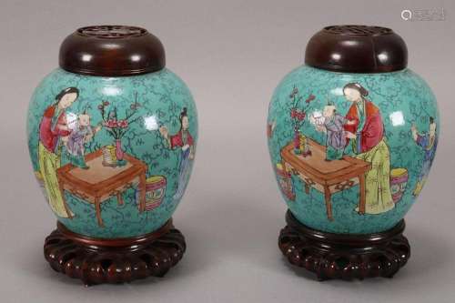 Pair of Chinese Late Qing Dynasty Porcelain Jars