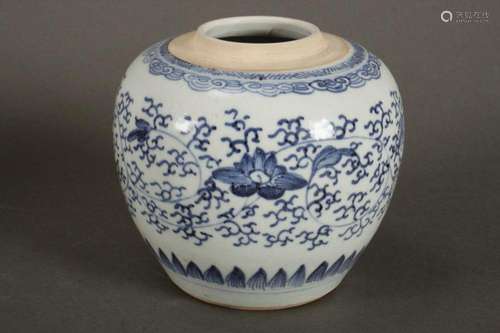 Chinese Qing Dynasty Blue and White Porcelain Jar,