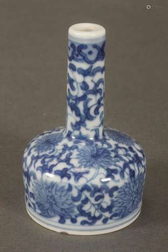 Chinese Qing Dynasty Petit Blue and White