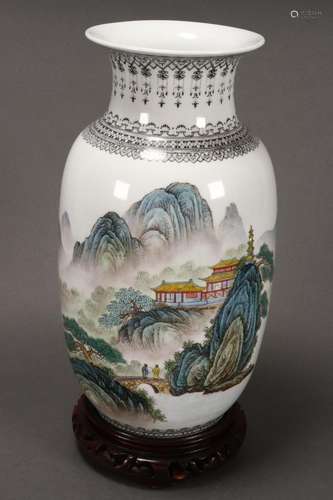 Good Chinese Porcelain Vase,