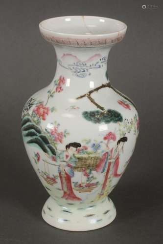 Chinese Famille Rose Porcelain Vase,