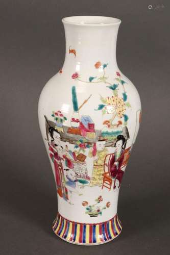 Chinese Qing Dynasty Porcelain Vase,