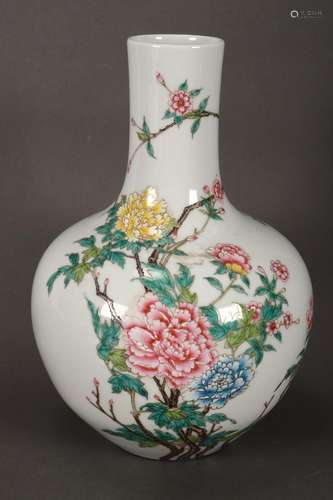 Chinese Porcelain Vase,