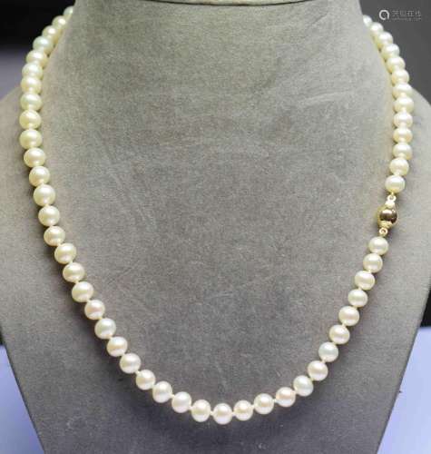 Collier de perles Naturelles AKOYA choker d'un très beau lus...