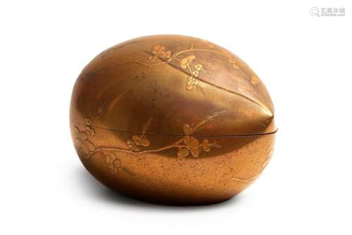 Boîte Laque or En forme de pêche, symbole de longévité, à dé...