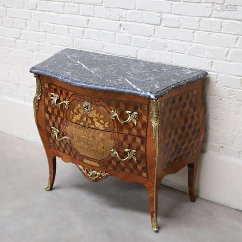 ÉLÉGANTE PETITE COMMODE GALBÉE LOUIS XV EN BOIS DE PLAQUAGE ...