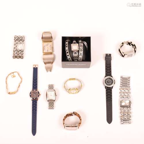 Lot de 10 MONTRES de marques diverses (Alberto Fioro, Class,...