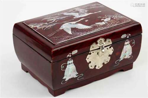Mother-of-pearl inlaid cloud crane pattern wooden box