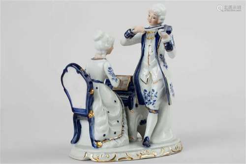 Blue and white painted gold figure porcelain