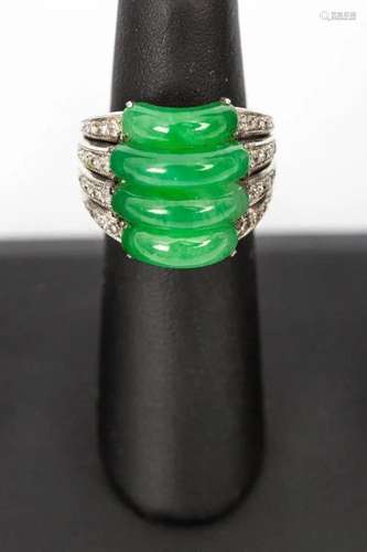 Platium A jadeite ring with diamond inlay