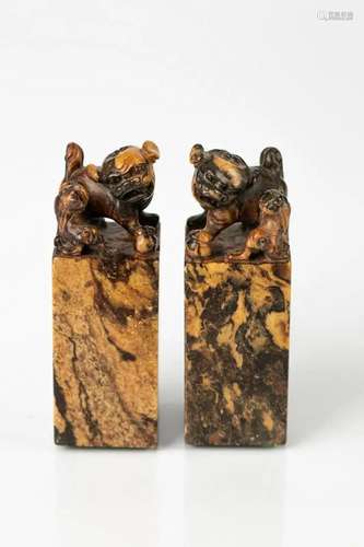 A PAIR OF FU DOGS SHOUSHAN STONE STAMP MATERIAL, REPUBLIC OF...