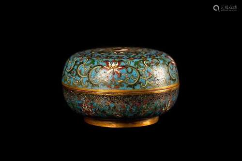 Cloisonne enamel round box made in Qianlong year