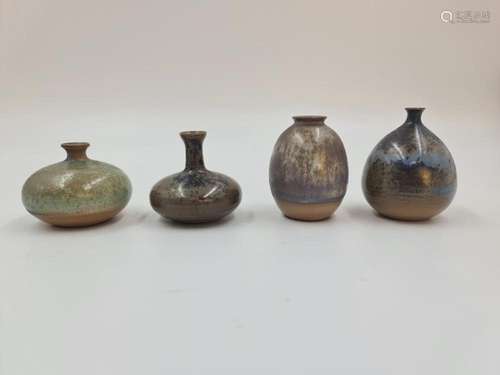 Antonio LAMPECCO (1932-2019)., Lot de 4 petits vase en grès ...