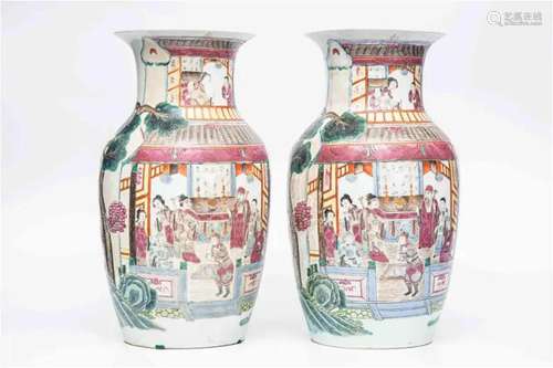 A PAIR OF FAMILLE ROSE VASES WITH HUAMULAN FIGURE, LATE QING...