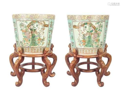 Pair of pots with base with 'Daqing Jiaqing Nian Zhi'...