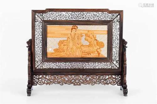 'TAN XIANG' WOOD TABLE SCREEN, 20TH CENTURY