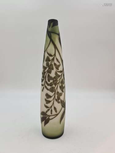 Vase art nouveau en verre à décor multicouches de végétaux e...