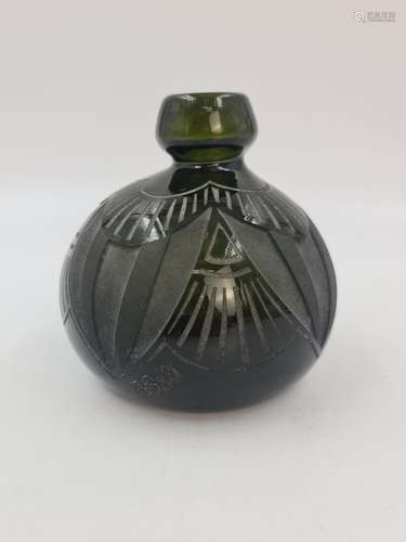 Théodore LEGRAS (1839-1916)., Vase art déco gravé au jet de ...