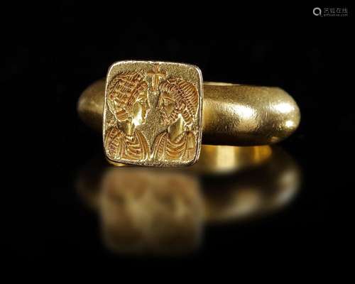 A HIGHLY IMPORTANT LATE ROMAN GOLD RING SHOWING THE EMPEROR ...