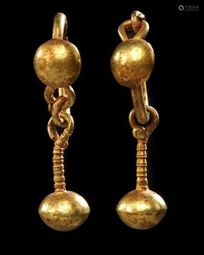 A PAIR OF ROMAN GOLD EARRINGS, CIRCA 1ST CENTURY A.D.