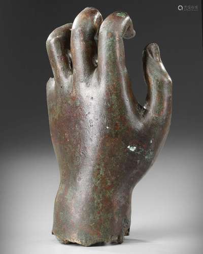 A ROMAN BRONZE FEMALE LEFT HAND, CIRCA 1ST CENTURY A.D.